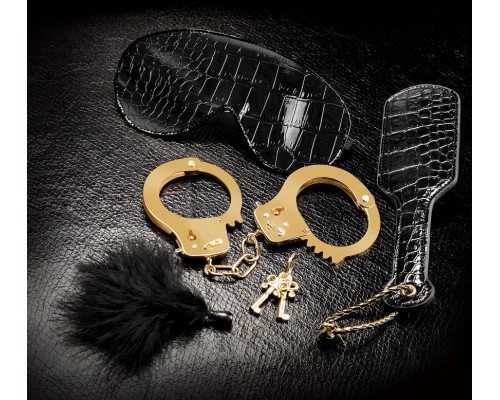 Набор Beginners Fantasy Kit из наручников, пуховки, маски и шлепалки